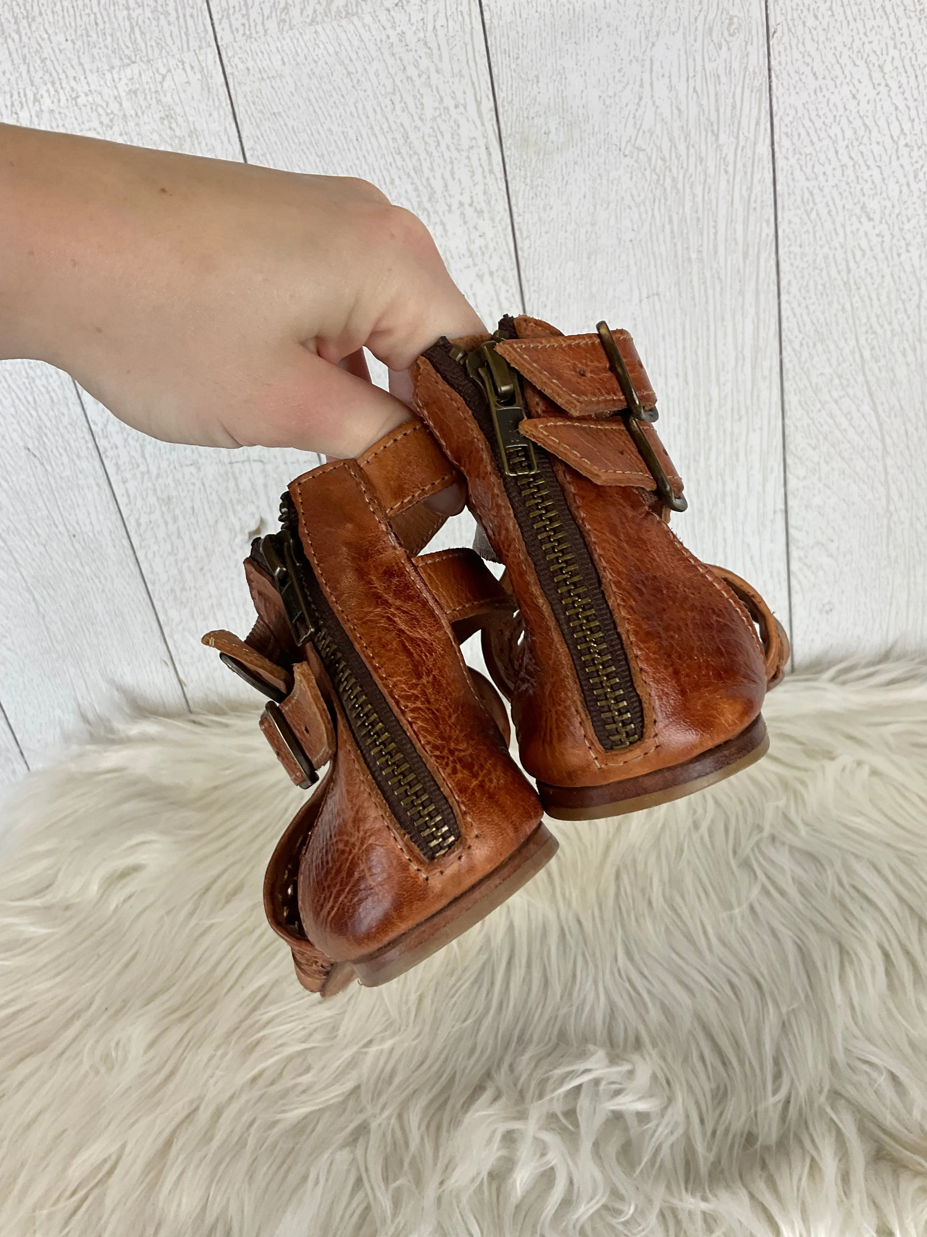 Sandals Designer By Bed Stu In Brown, Size: 6